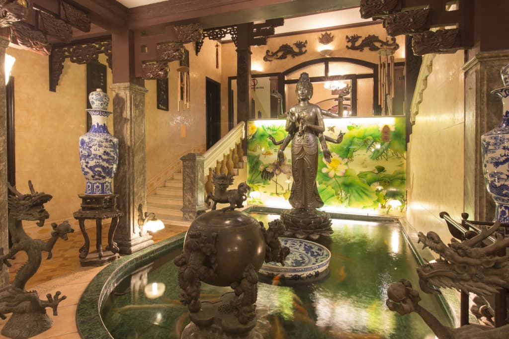 Dragon Hotel - photo 2