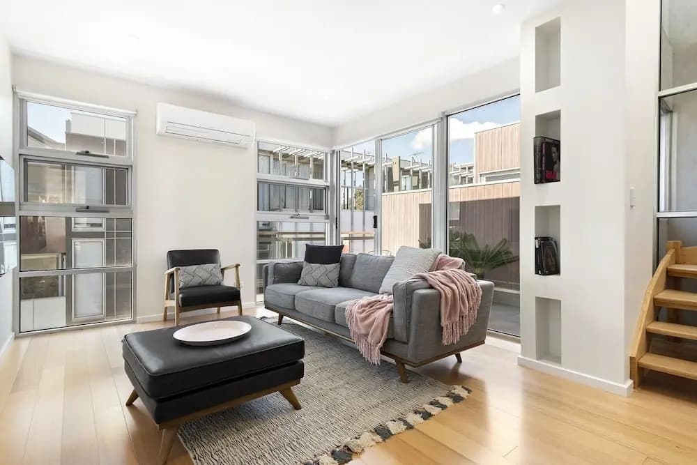 Hotham 2Bdr North Melbourne Apartment - photo 2