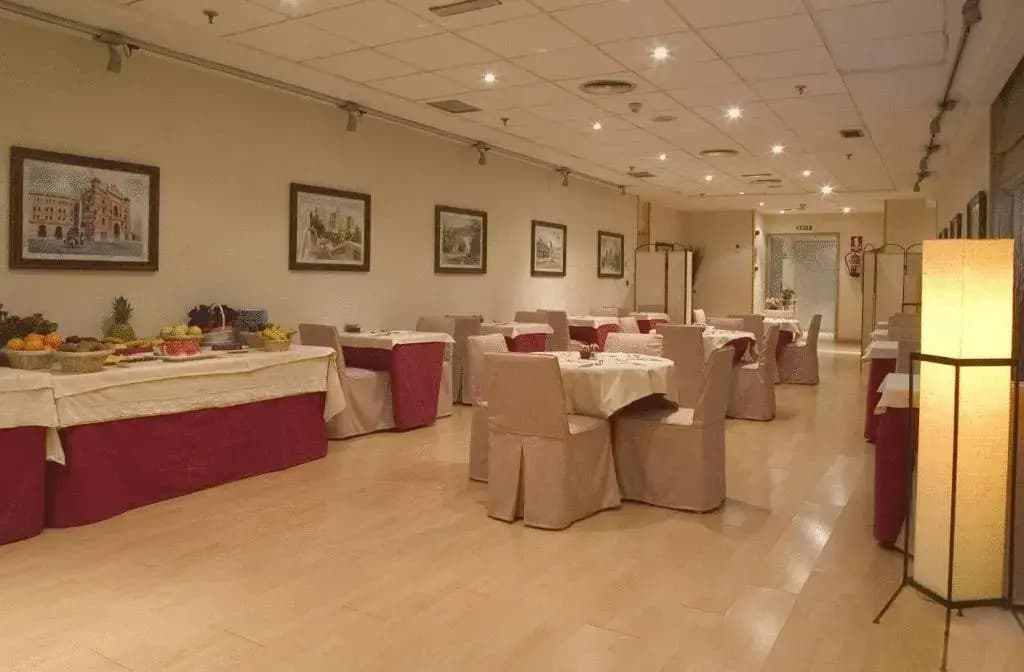 Hotel Infanta Mercedes - photo 18