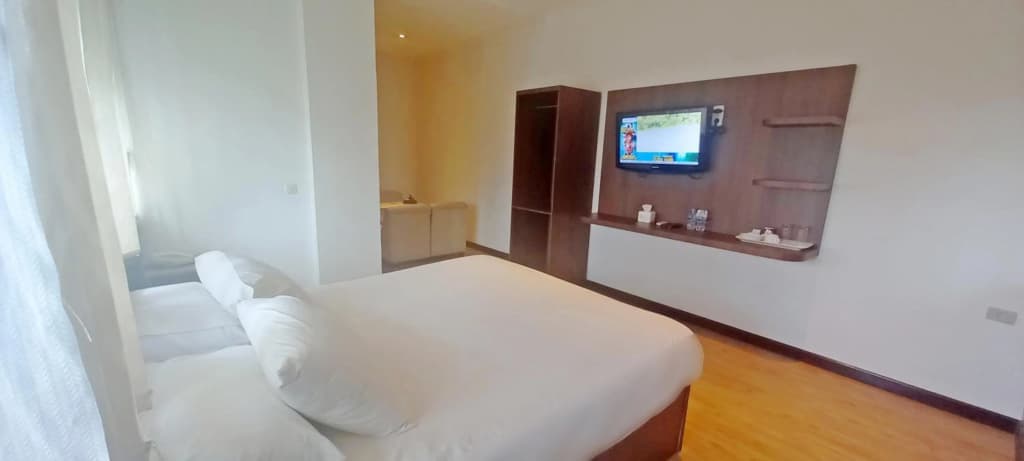 Hotel Aruni Ancol - photo 2