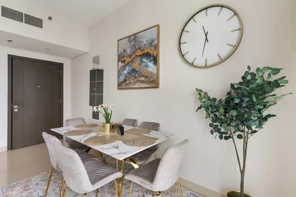 Elegant 1BR with Panoramic Views - photo 12