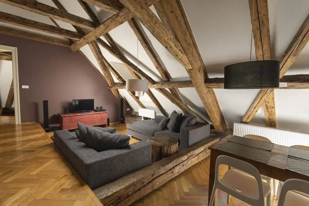 Three Golden Crowns Apartments - photo 3