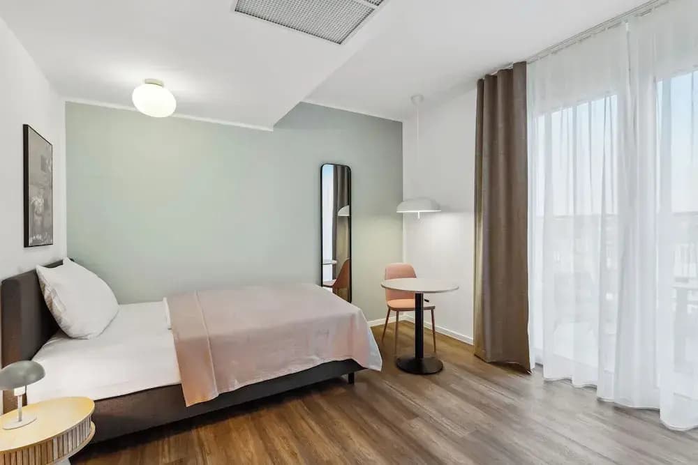 Limehome Berlin Sybelstraße - photo 34