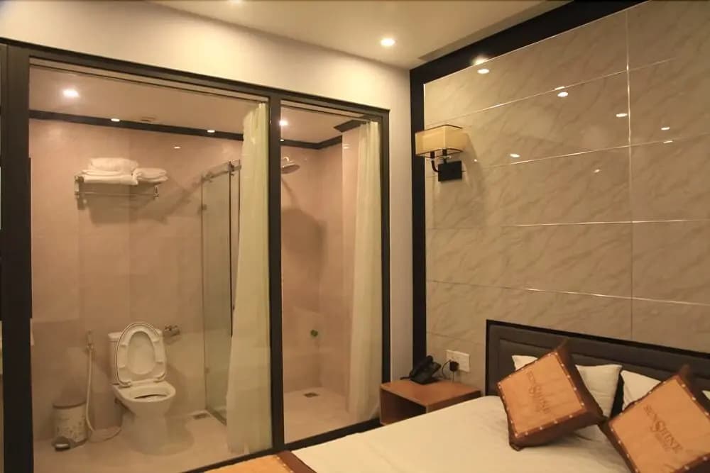 Sunshine Hotel - photo 8