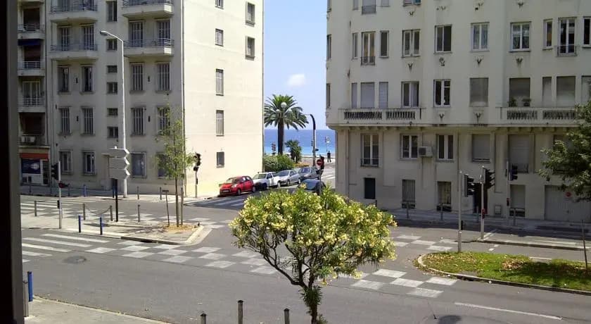 Centragence - Appartement Face A La Mer - photo 1