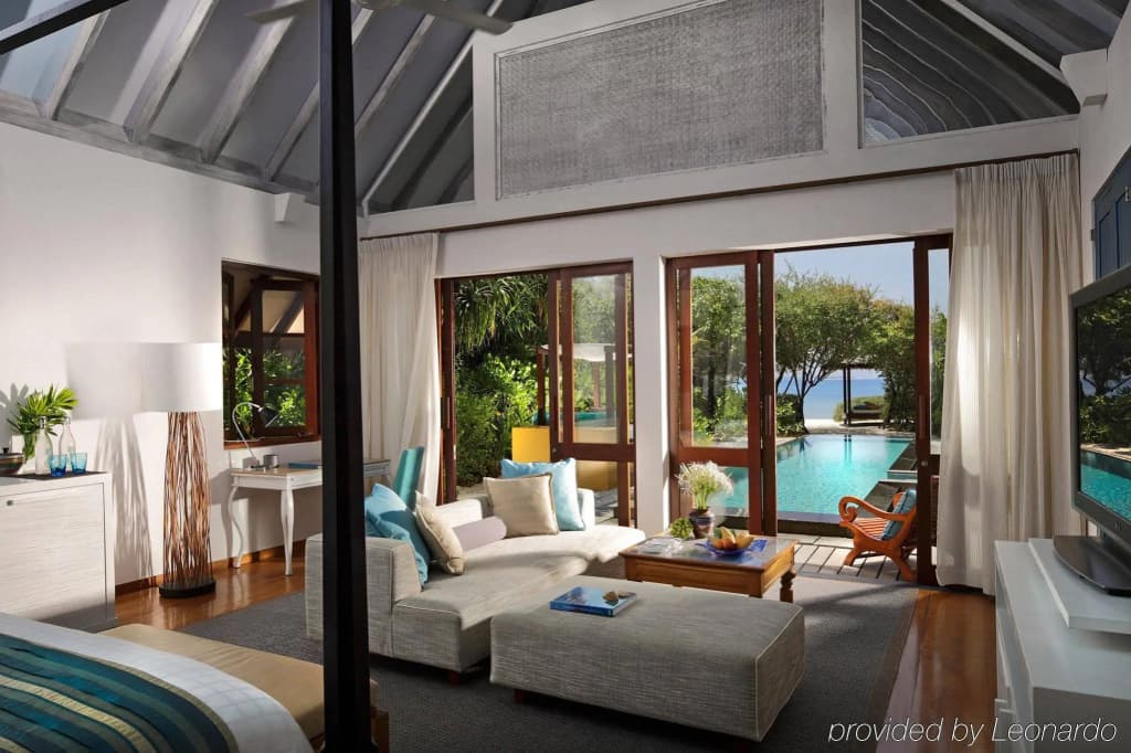 Four Seasons Resort  Maldives at Landaa Giraavaru - photo 1