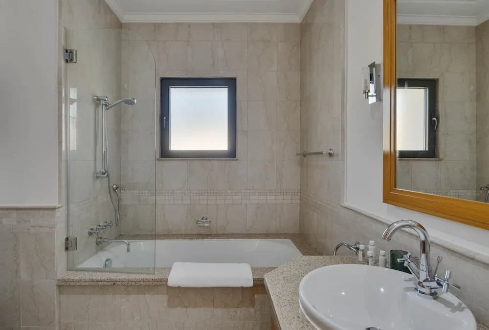 Luxury Villa w Dramatic Vw Private Beach Pool - photo 23