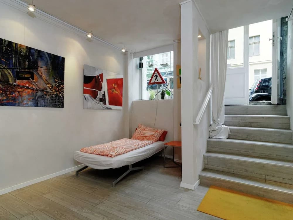 Contemporary Apartment in Kreuzberg Berlin with free Wi-Fi - photo 12