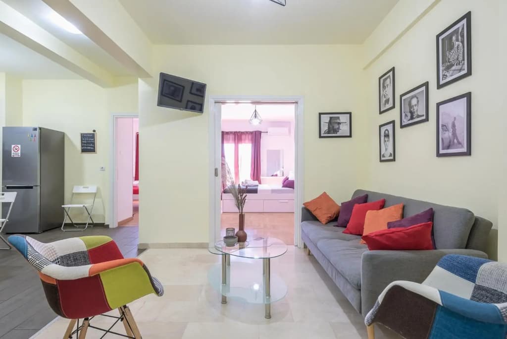 Superb Acropolis view 3bd apt in historical center - photo 22