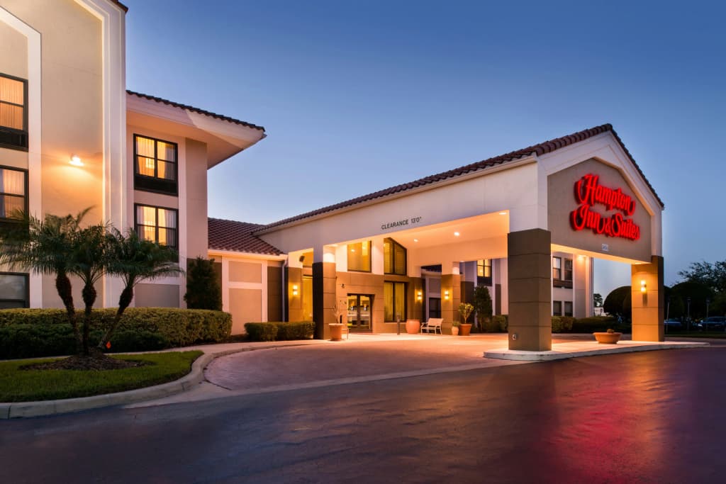 Hampton Inn & Suites Orlando/East UCF Area - photo 1