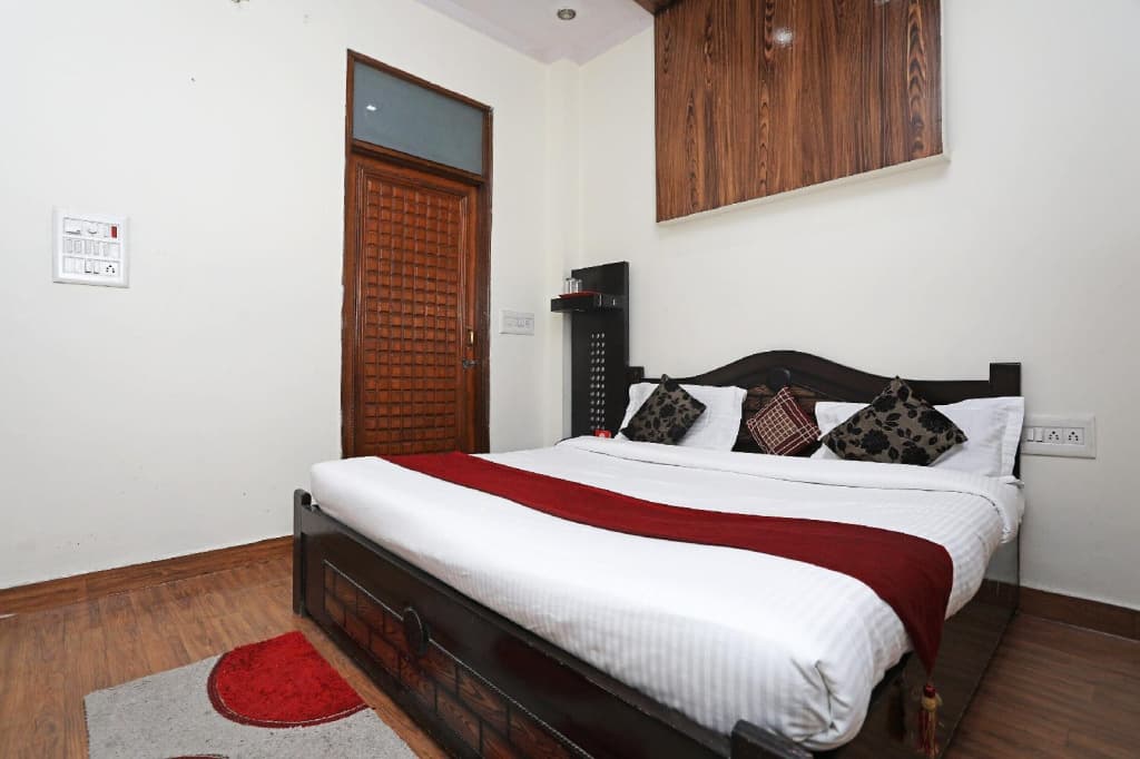The Castle Bed  Breakfast - photo 7