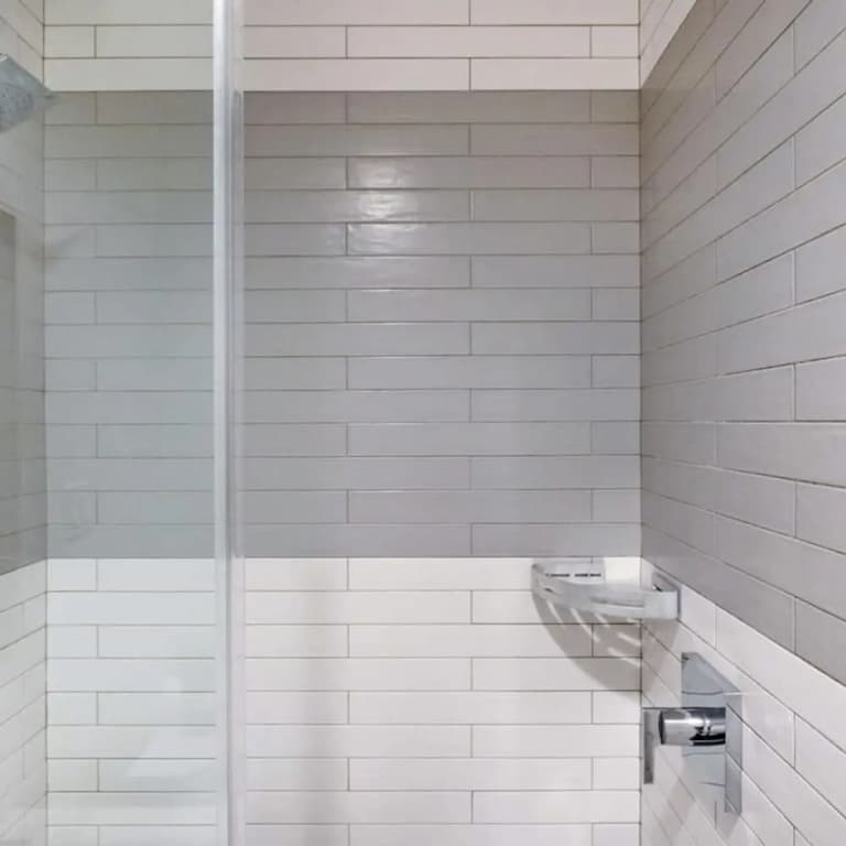 1290-8 New Renovated 2 Bedrooms in UES - photo 8