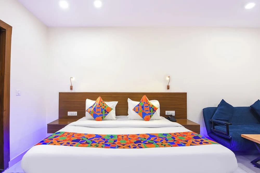 Fabhotel Celebrity Inn - photo 5