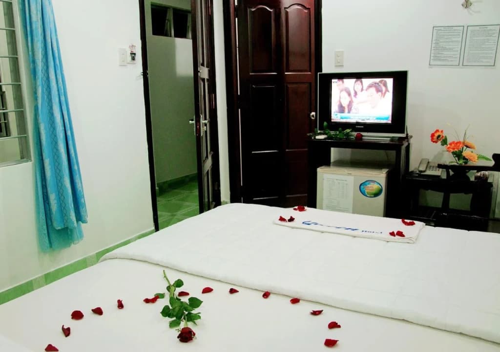 Queen Hotel - photo 2