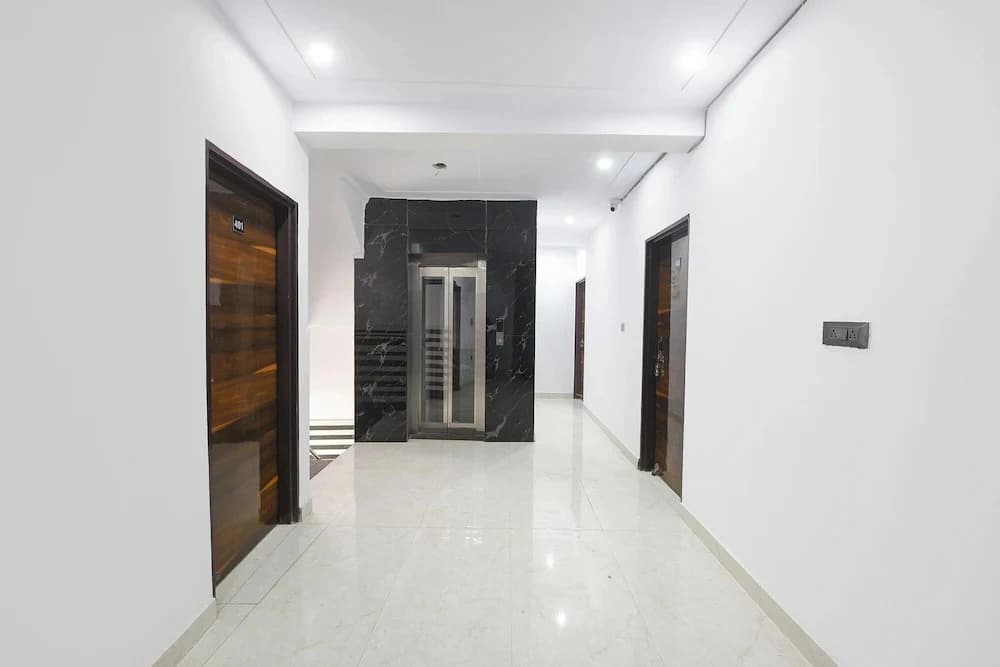 Fabhotel Royal Regency - photo 15