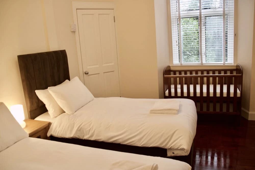 2 Bedroom Flat Off Leith Walk - main photo