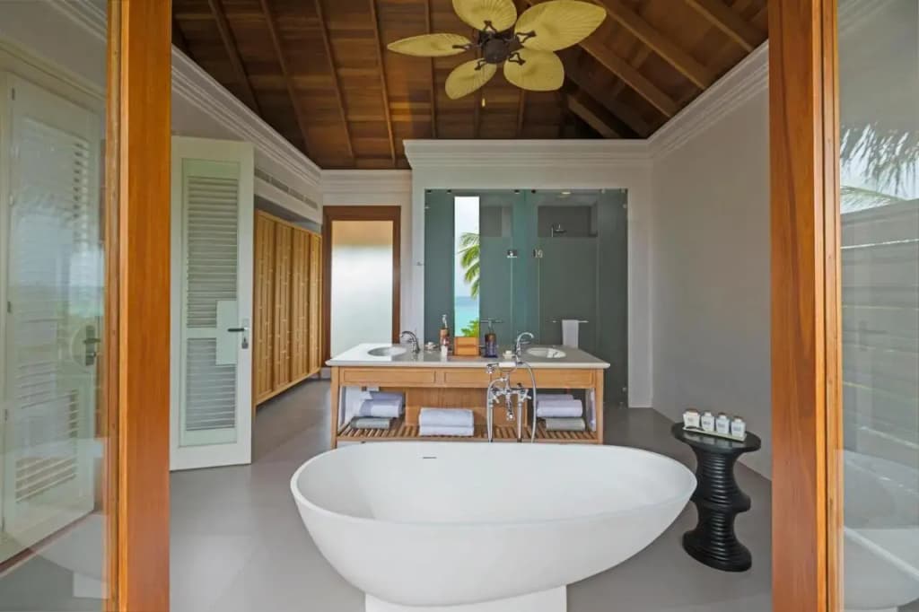 Dusit Thani Maldives Resort - photo 10
