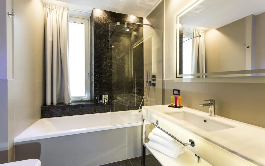 Hotel The Glam - photo 16
