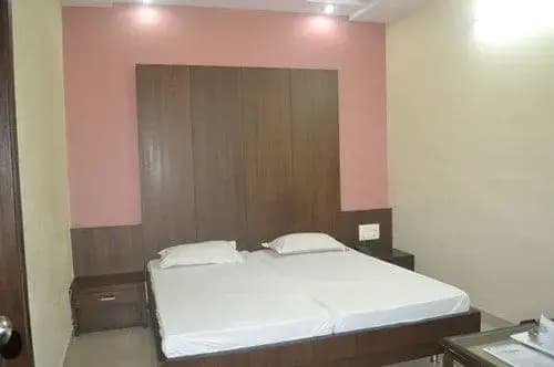 Hotel Saina International - photo 3