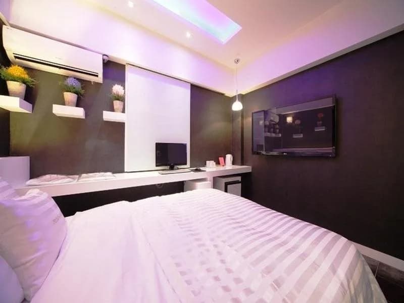 Candy Hotel - main photo