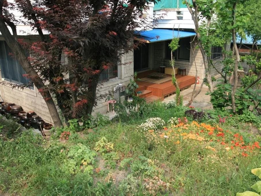 Poet Guesthouse - photo 10