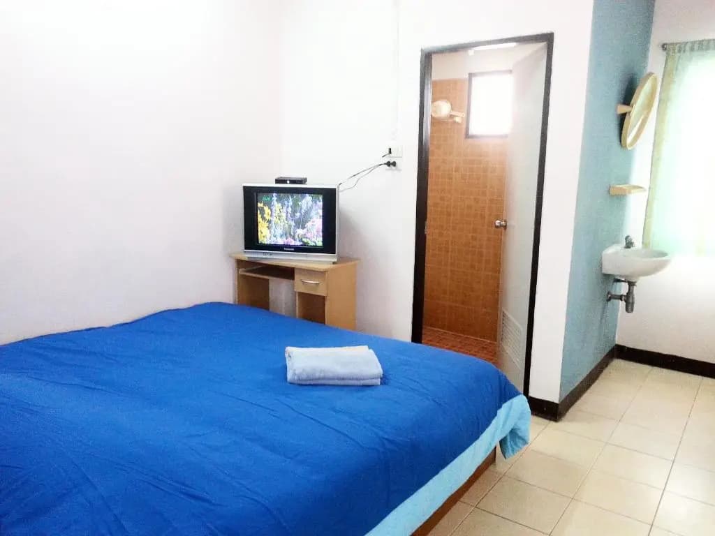 Roong-Arun Apartment - photo 15