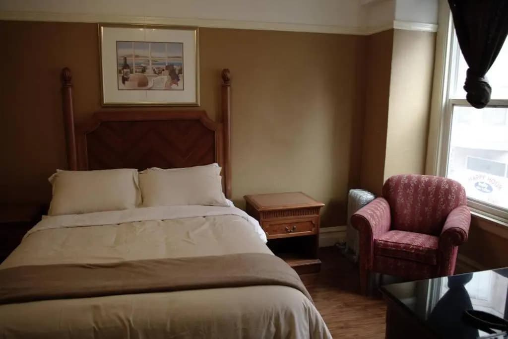 Yale Hotel - photo 7