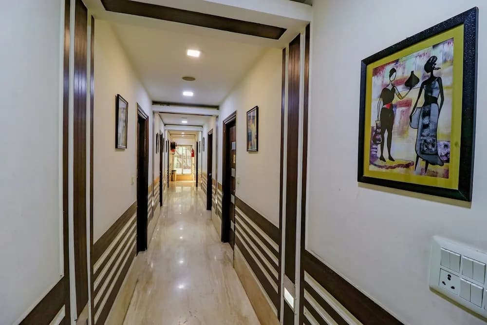 Fabhotel Admire Suites - photo 10