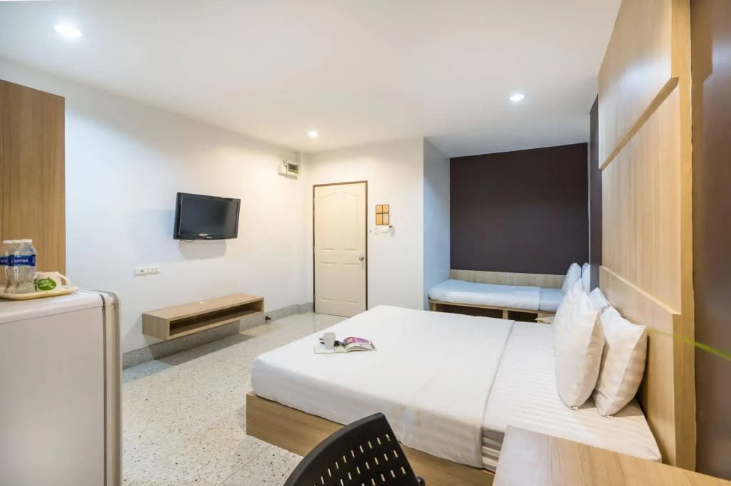 The Fifth Residence Hotel - photo 6