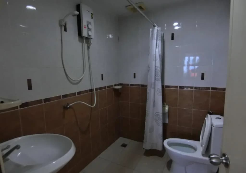 Barracuda Guesthouse - photo 6