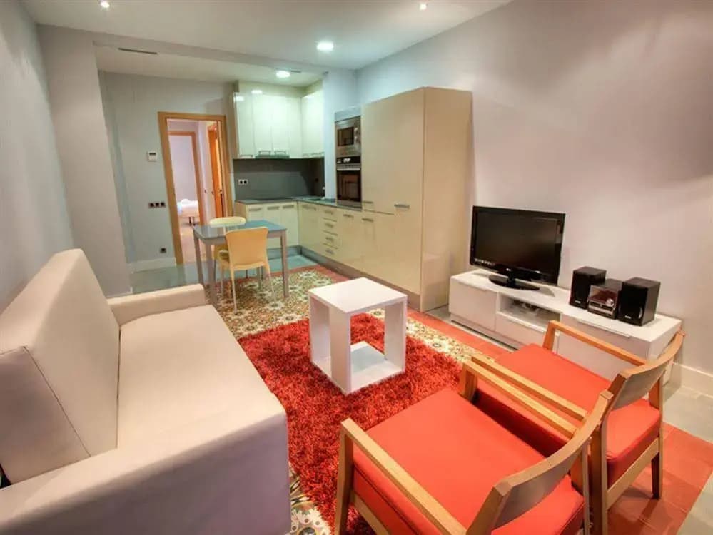 Tamarit Apartments - photo 2