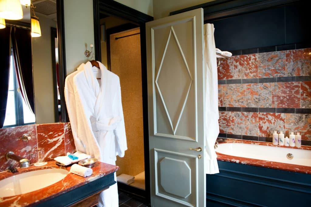 L'Hotel - photo 35