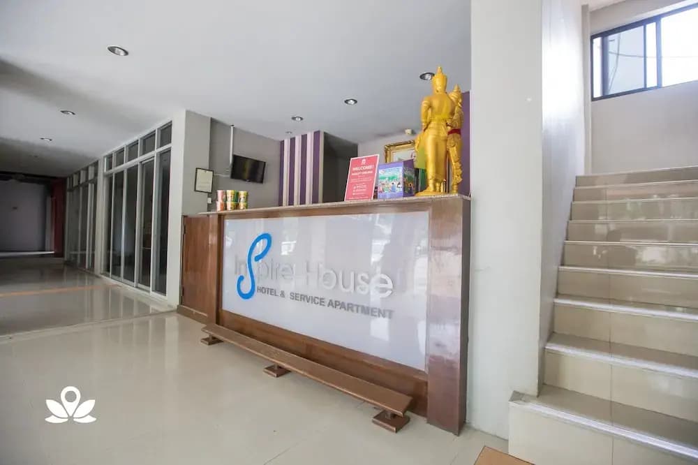 ZEN Rooms Watgate - photo 13