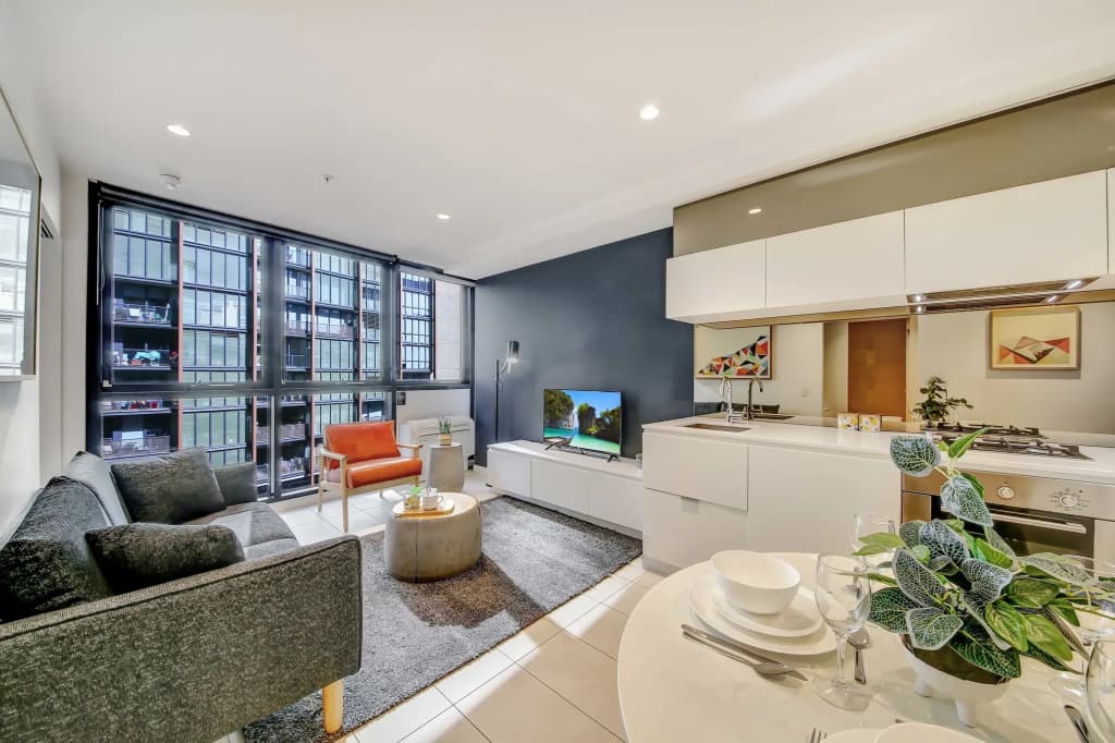 A Modern 2Br Apt Near Crown & Southern Cross - photo 2