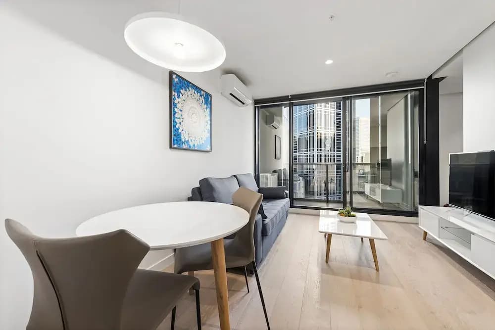 Empire Apartment - photo 2