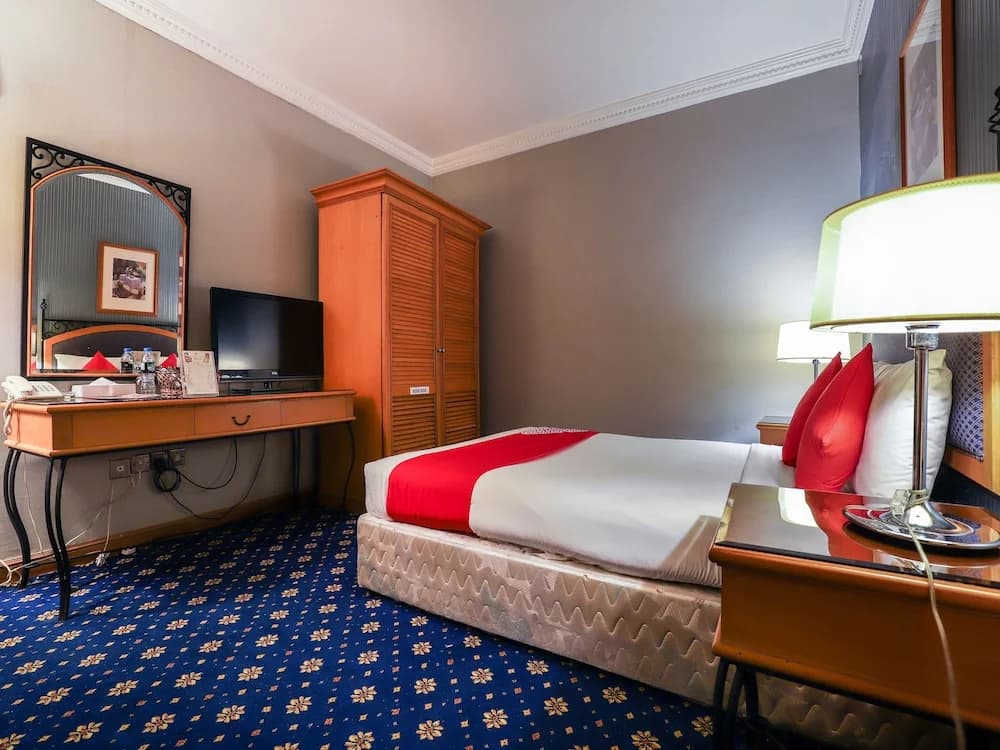 City Plaza Hotel by OYO Rooms - photo 1