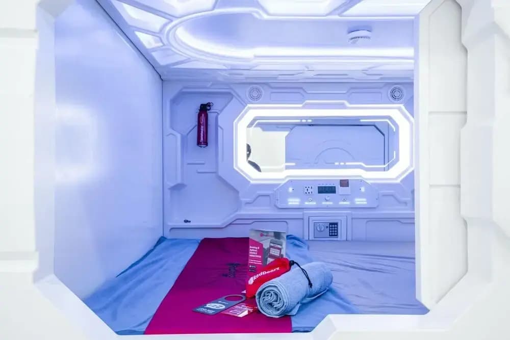My Capsule Hotel by RedDoorz - photo 14