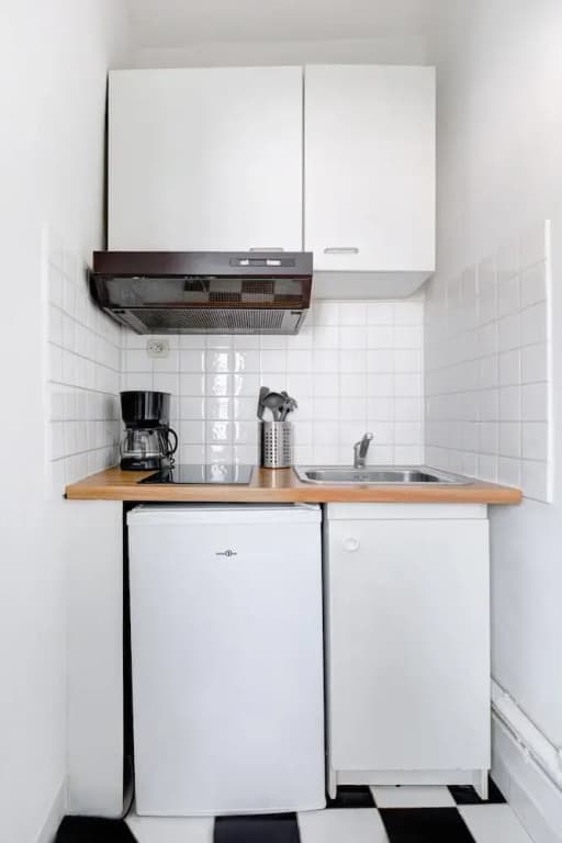 Stylish 1BR in Le Marais District - photo 15