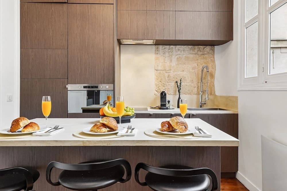 Elegant 1BR near Notre-Dame Cathedral - photo 11