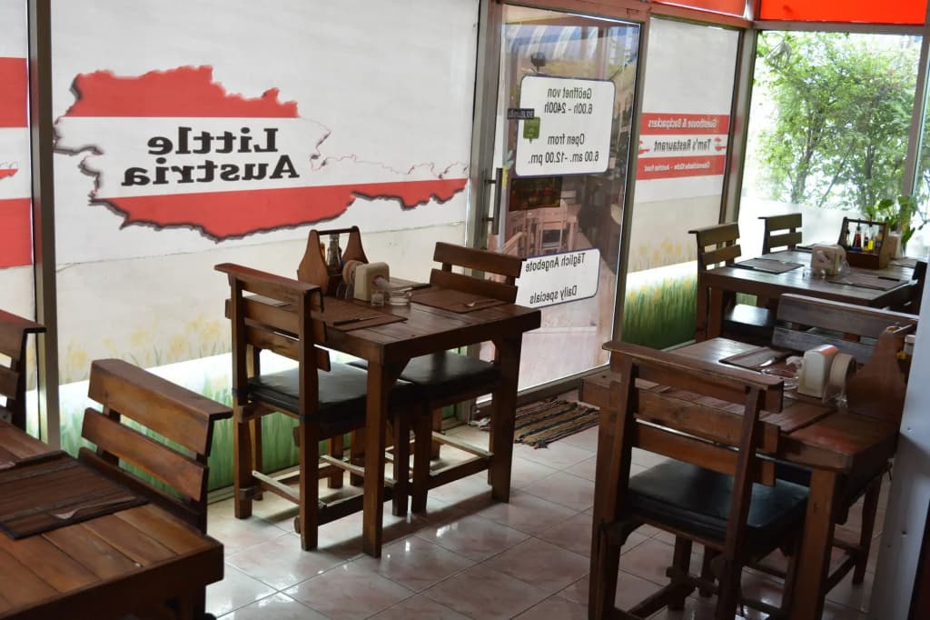 Little Austria Tams Guesthouse - photo 26