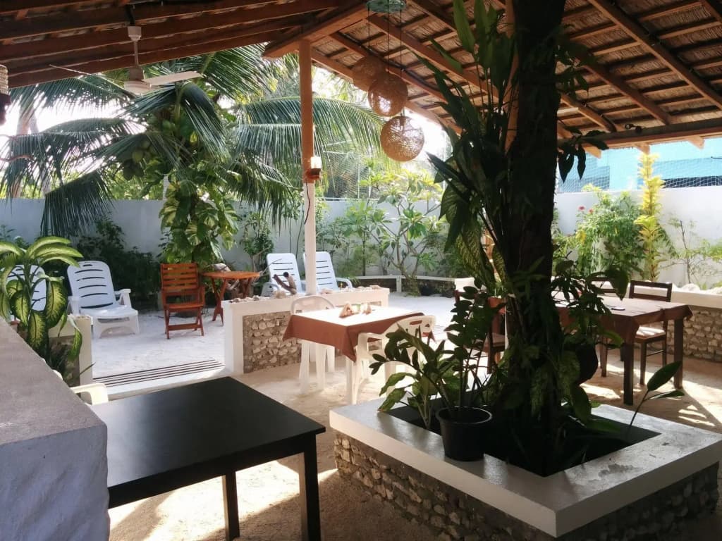 Vaali Maldives Island Escapes & Dive Guest House - photo 23