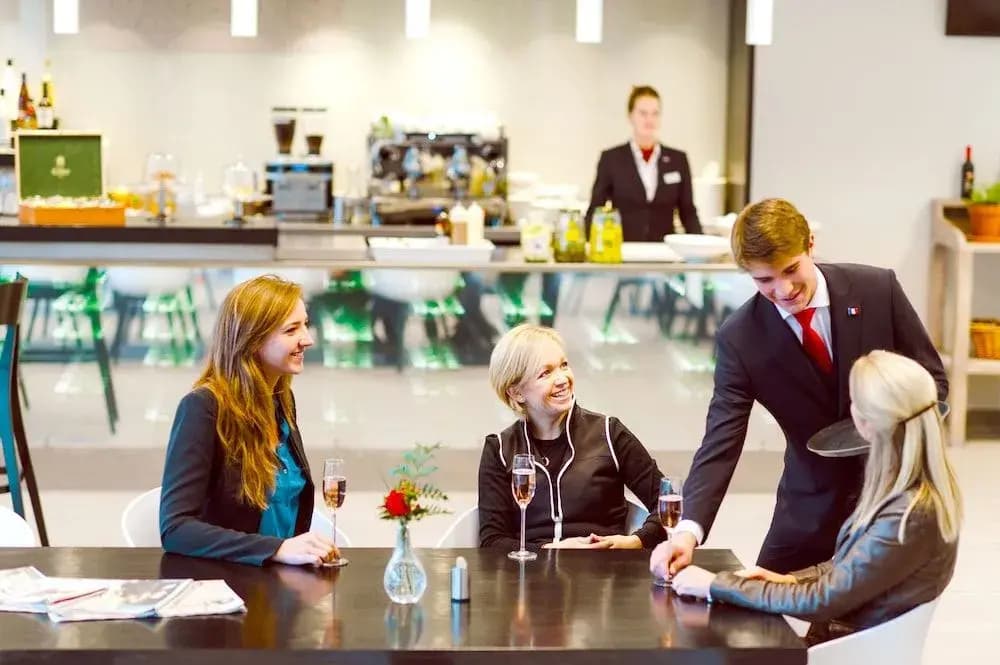Skotel Amsterdam, Hotelschool The Hague - photo 16