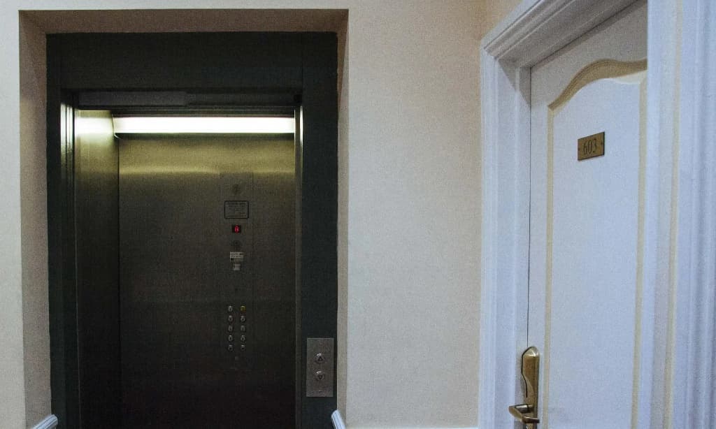 Lord Kensington Hotel - photo 11