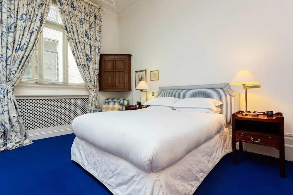 Queen's Gardens Flat - photo 4