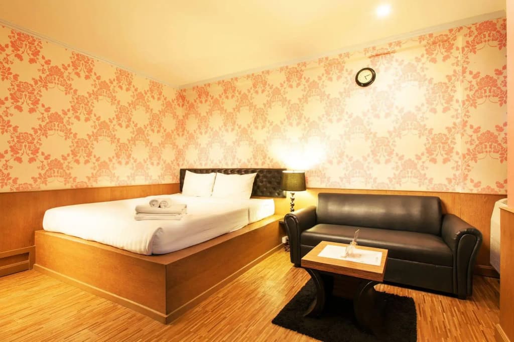 Q Hotel - photo 7