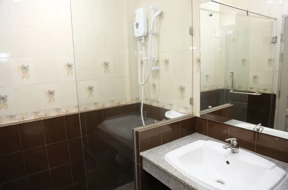 French Connection Hotel - photo 9