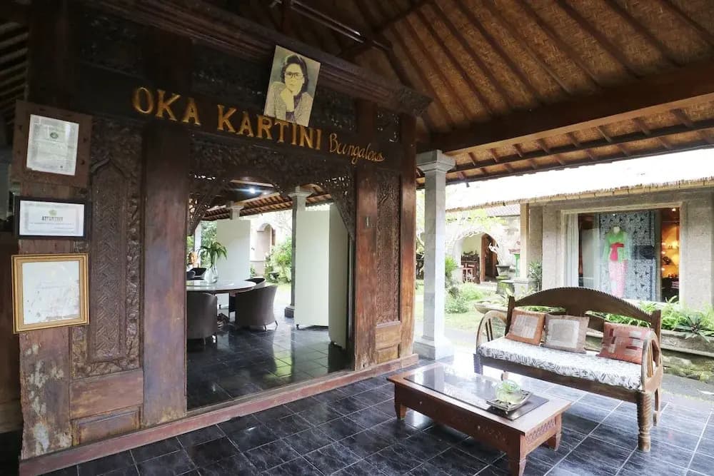 Oka Kartini Bungalows - photo 2