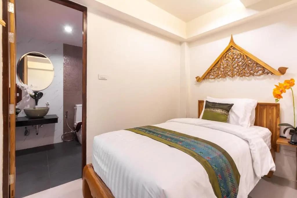Anumat Premium Budget Hotel - photo 2