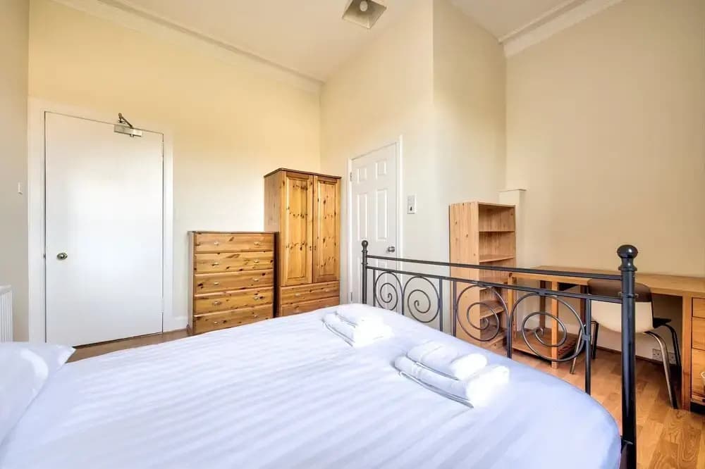 Spacious 3bed Home at the Meadows - photo 2