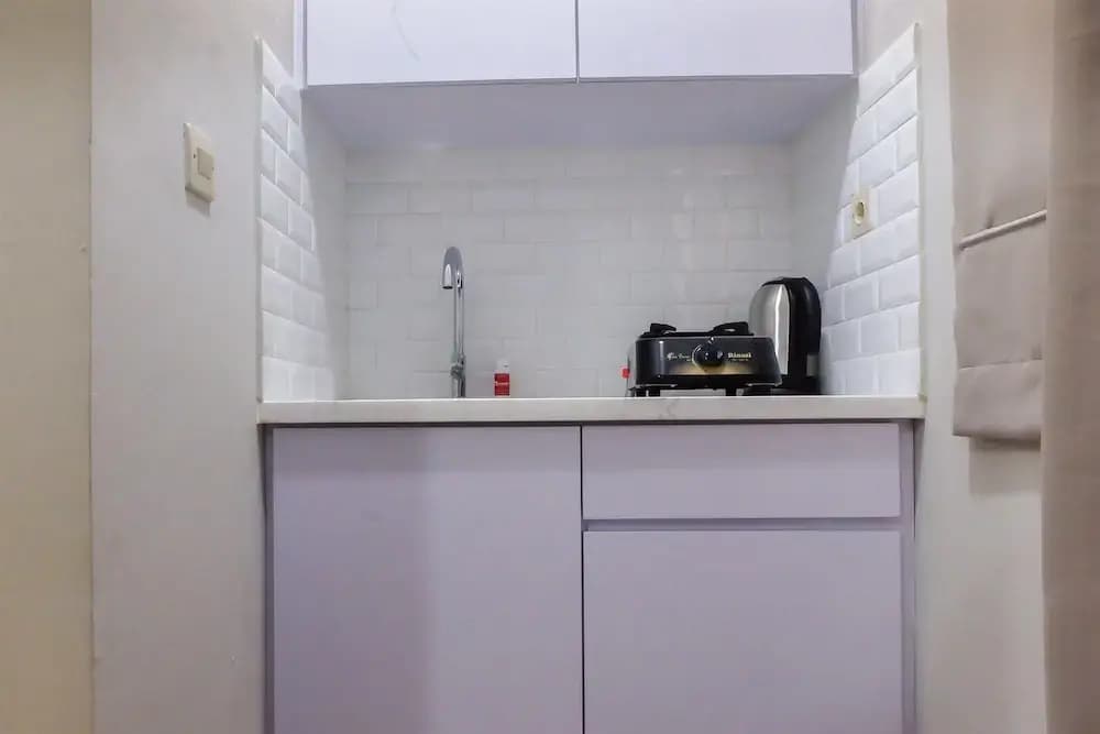 Spacious Pool View Menteng Square Apartment - photo 14